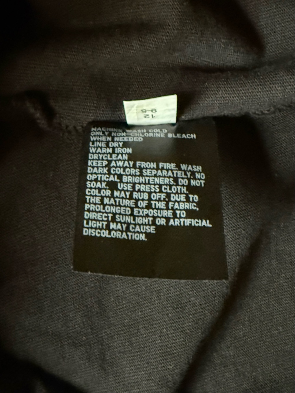 Uniqlo S Black Cropped T-shirt - Picture 3 of 3